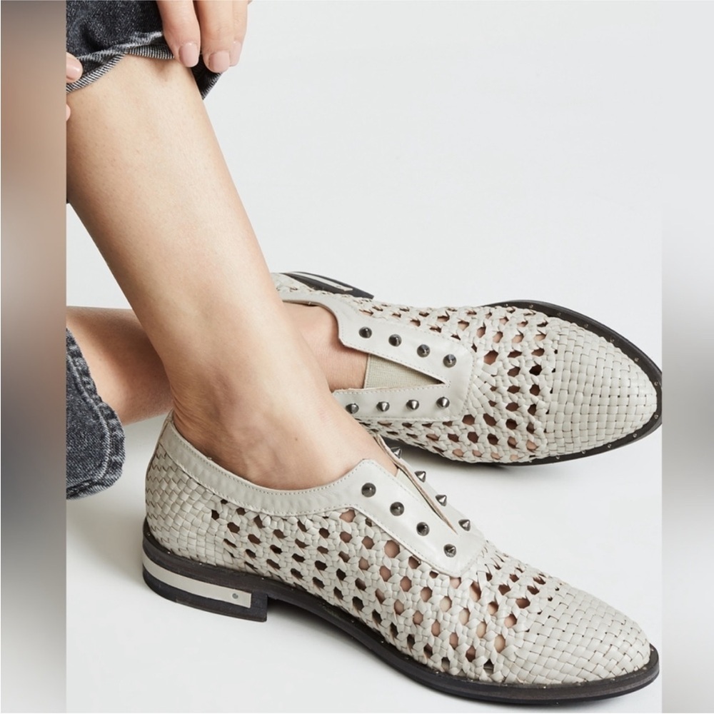 Freda Salvador Wish Handwoven Leather Oxfords Flats Womens Size 8 Studded